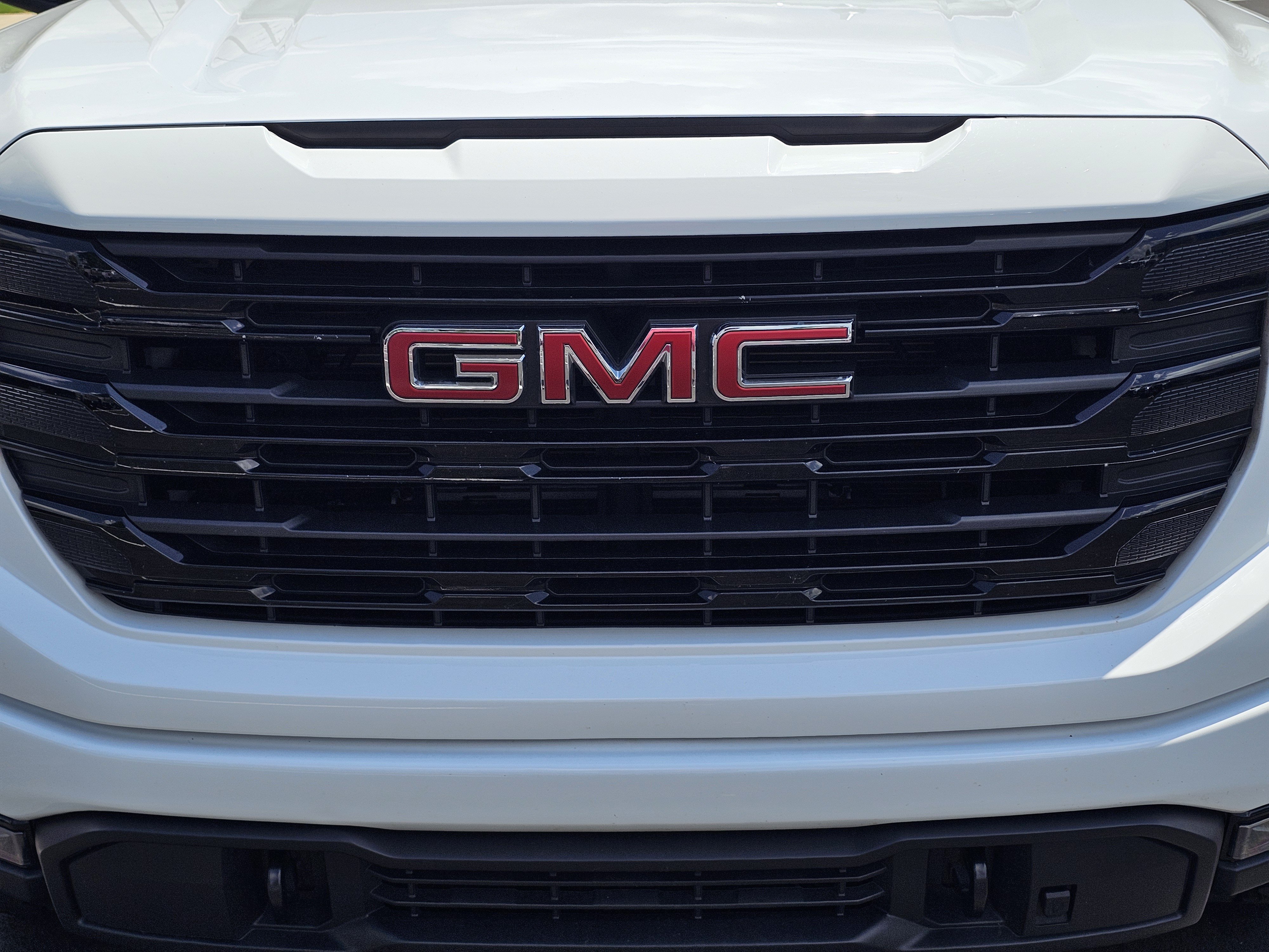Used 2023 Summit White GMC Elevation image 4