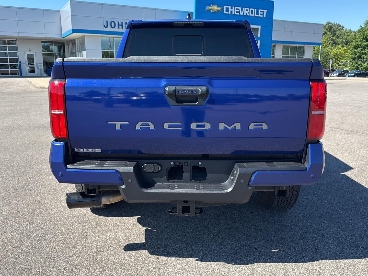 Used 2024 Blue Toyota SR5 image 17
