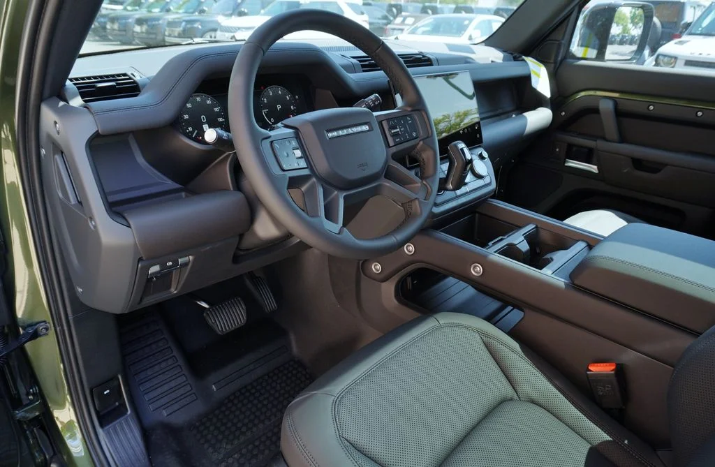 New 2026 Woolstone Green Land Rover S image 13