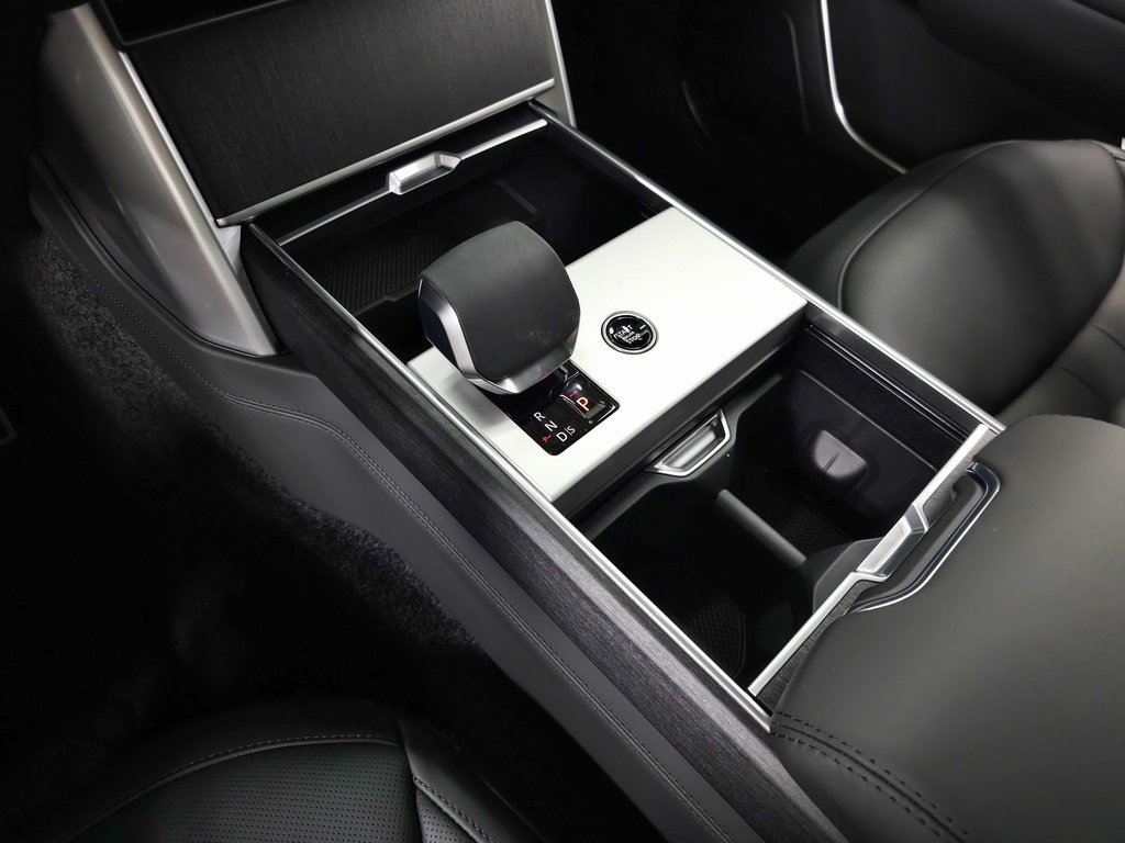 2025 LAND ROVER RANGE ROVER - Image 30