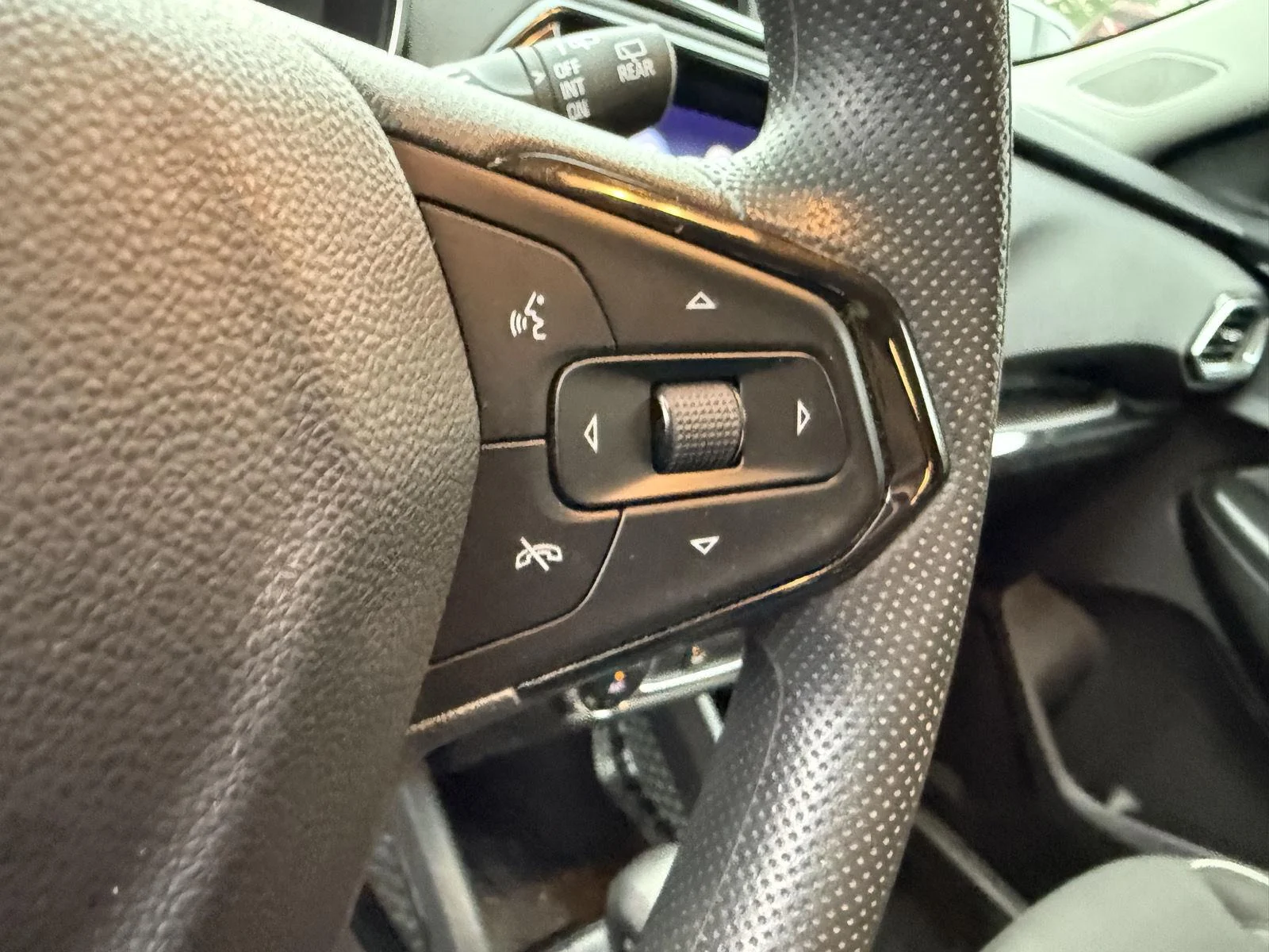 Used 2023 MOSAIC BLACK METALLIC Chevrolet LT image 13