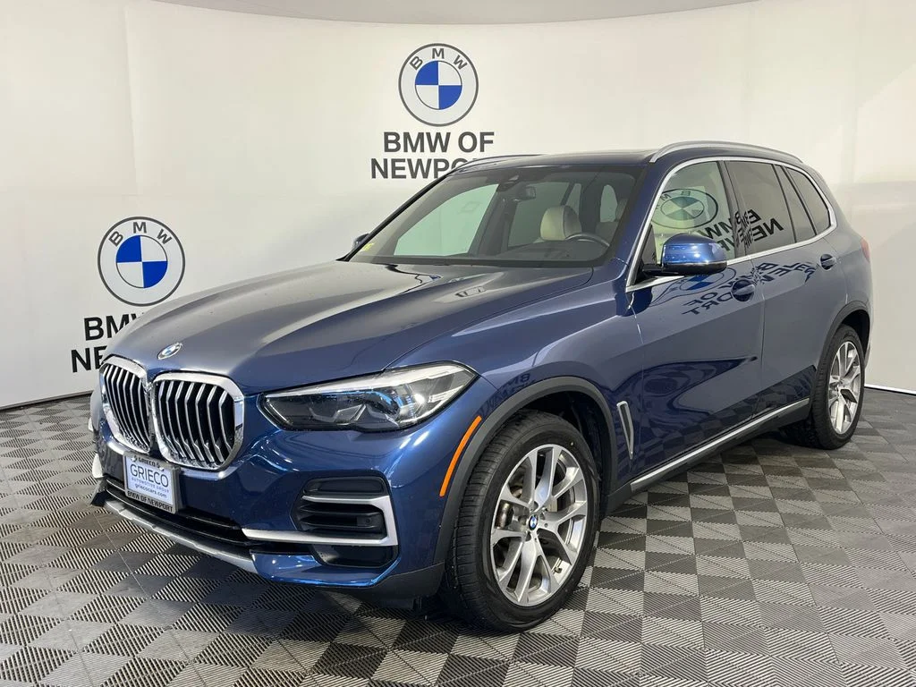 Used 2022 Blue BMW xDrive40i image 3