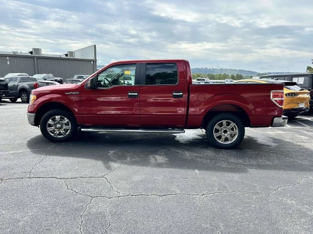 Used 2010 Red Candy Metallic Tinted Clearcoat Ford XLT image 9
