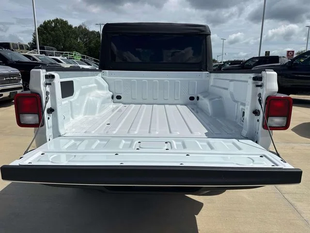 New 2026 White Jeep 85th Anniversary Edition image 10