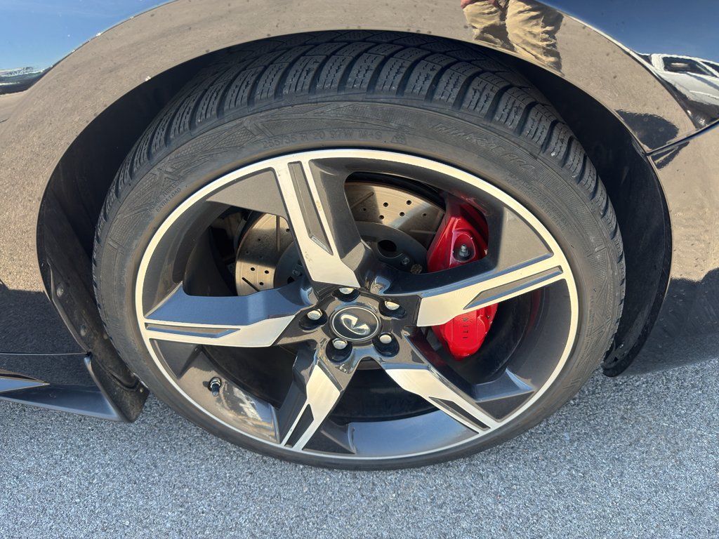 Used 2018 Black Obsidian INFINITI RED SPORT 400 image 8