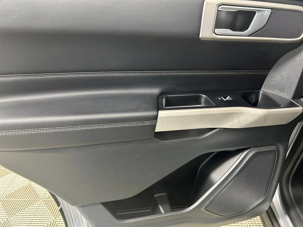 Used 2023 Silver Ford XLT image 16
