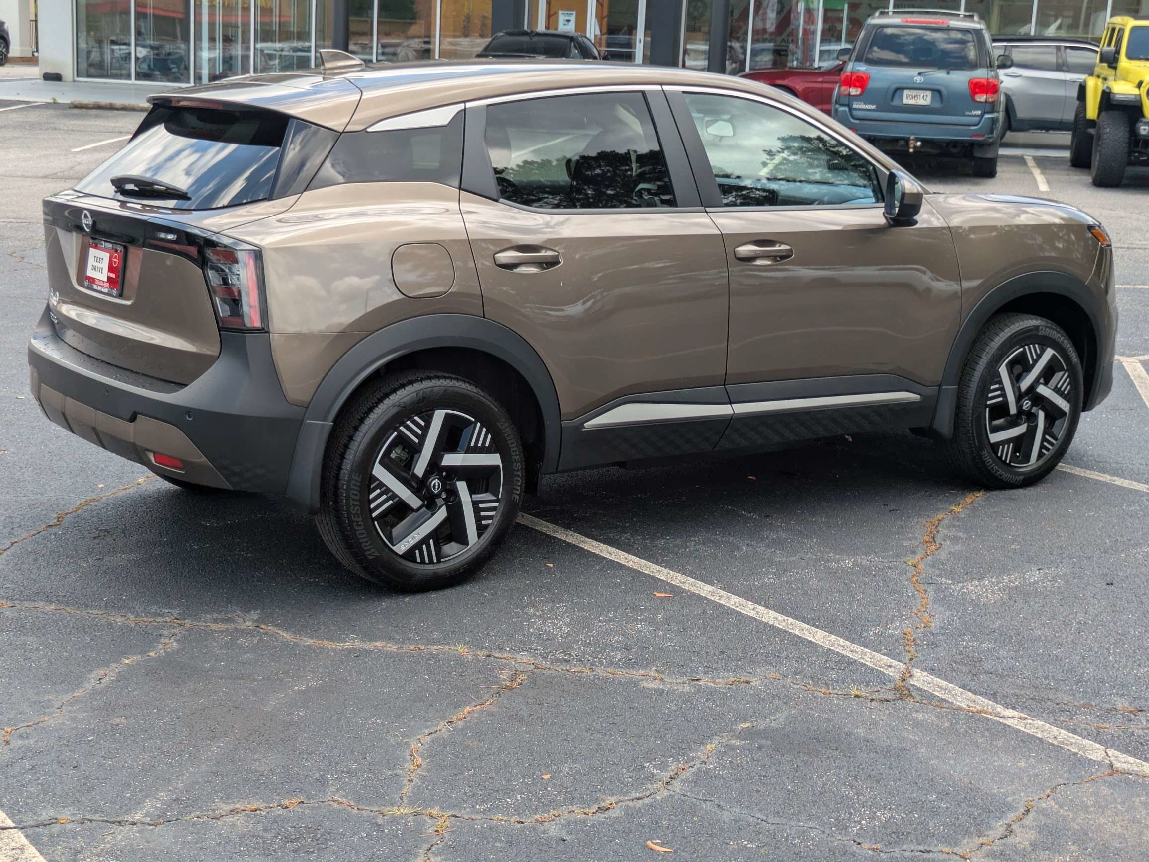 Used 2025 Brown Nissan SV image 3