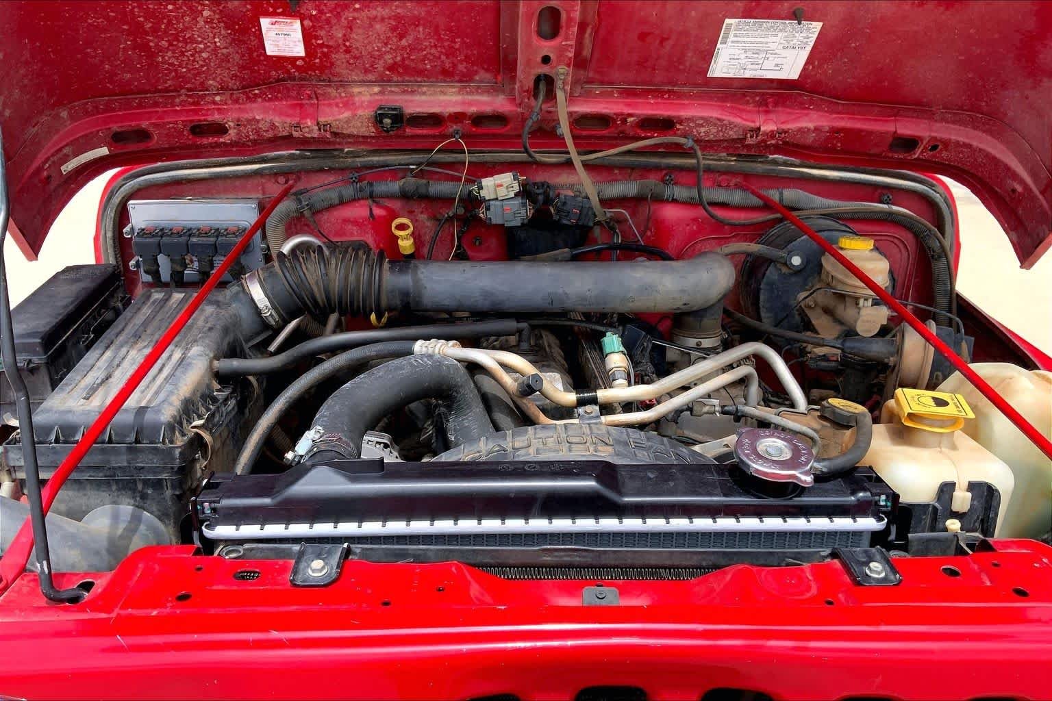 Used 2005 Flame Red Jeep X image 28