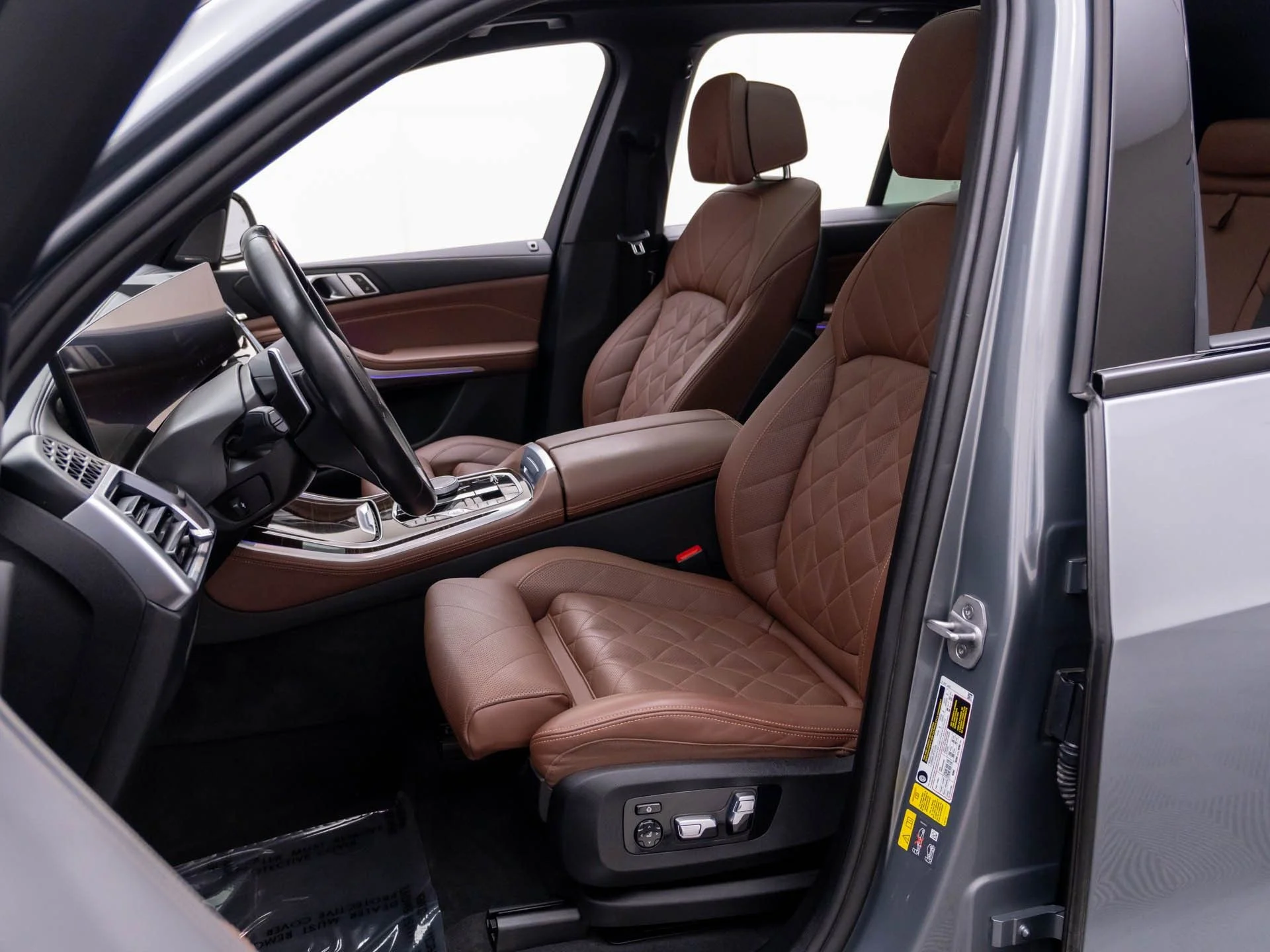 Certified Used 2024 Gray BMW xDrive50e image 17