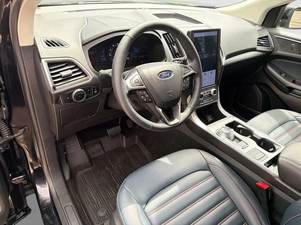 Used 2024 Agate Black Metallic Ford SEL image 21