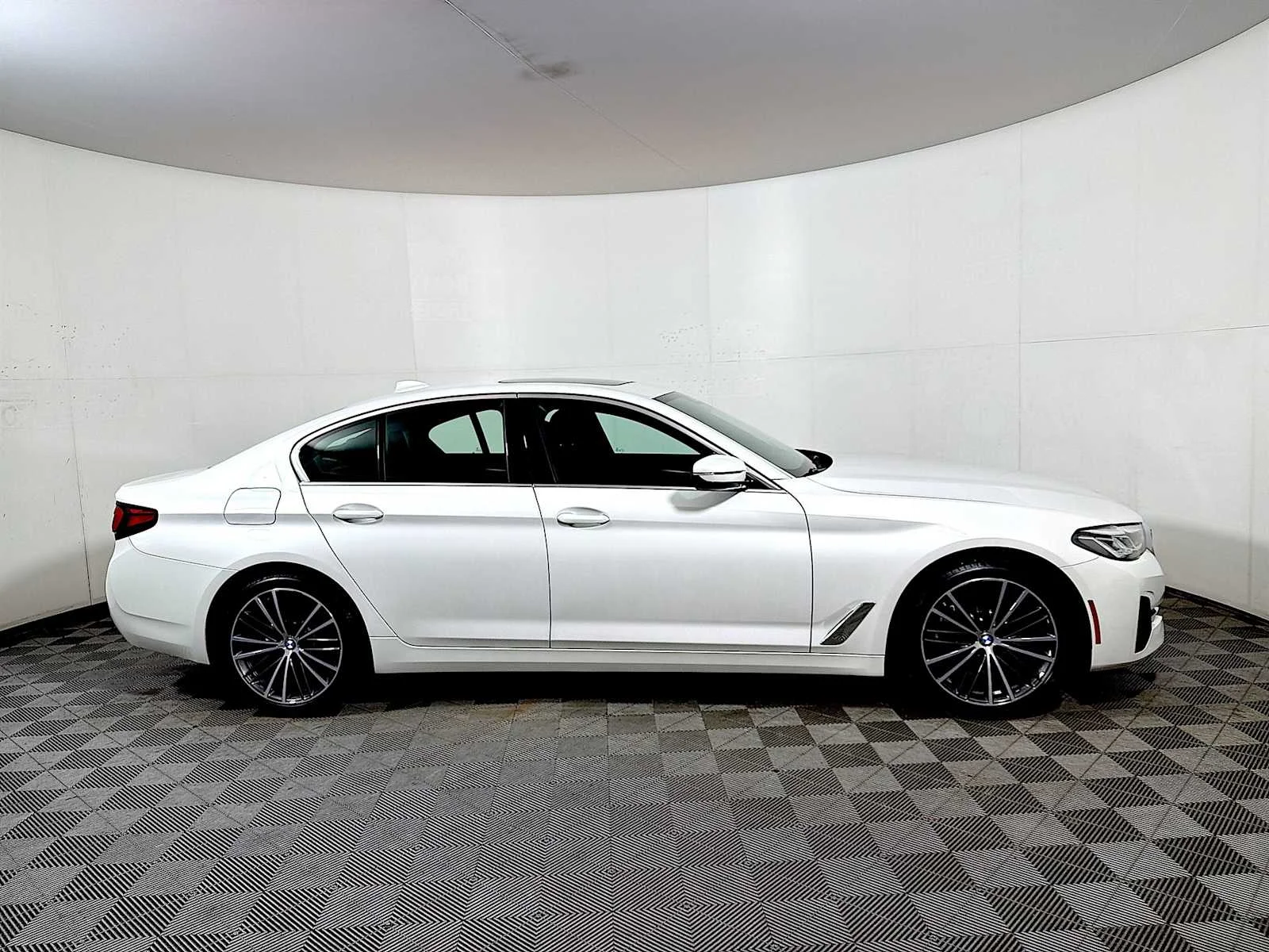 2023 BMW 5 Series 540i - Photo 7