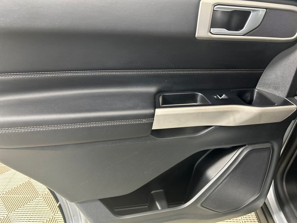 Used 2023 Silver Ford XLT image 16