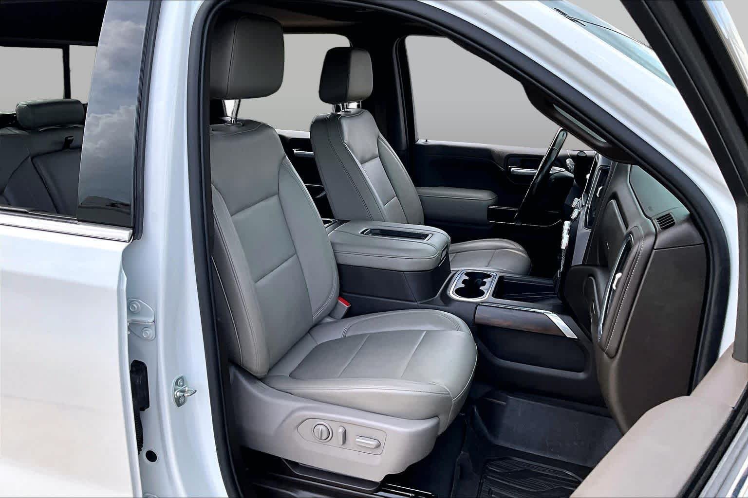 Used 2020 White Frost Tricoat GMC SLT image 9
