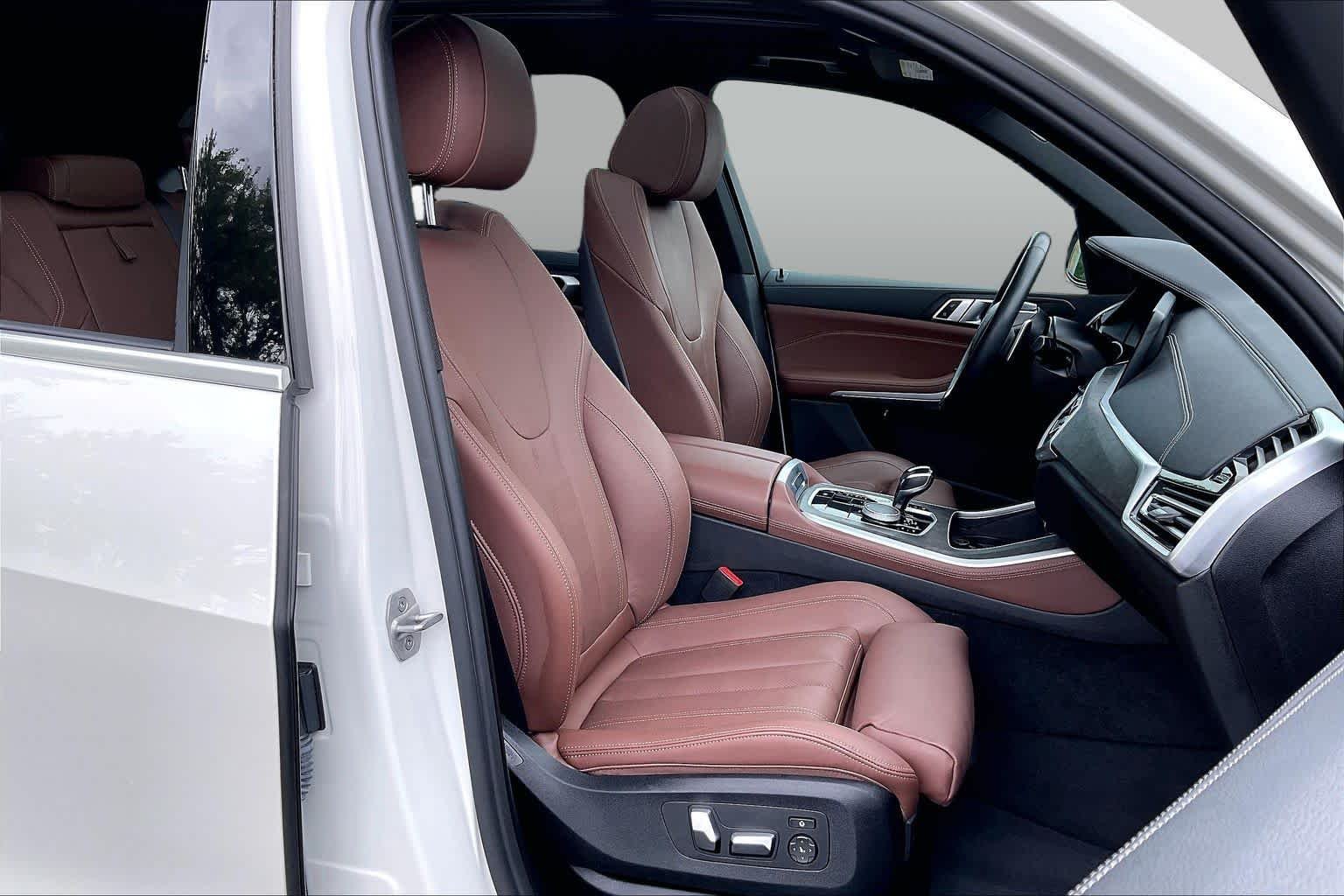 Used 2022 Mineral White Metallic BMW xDrive40i image 8