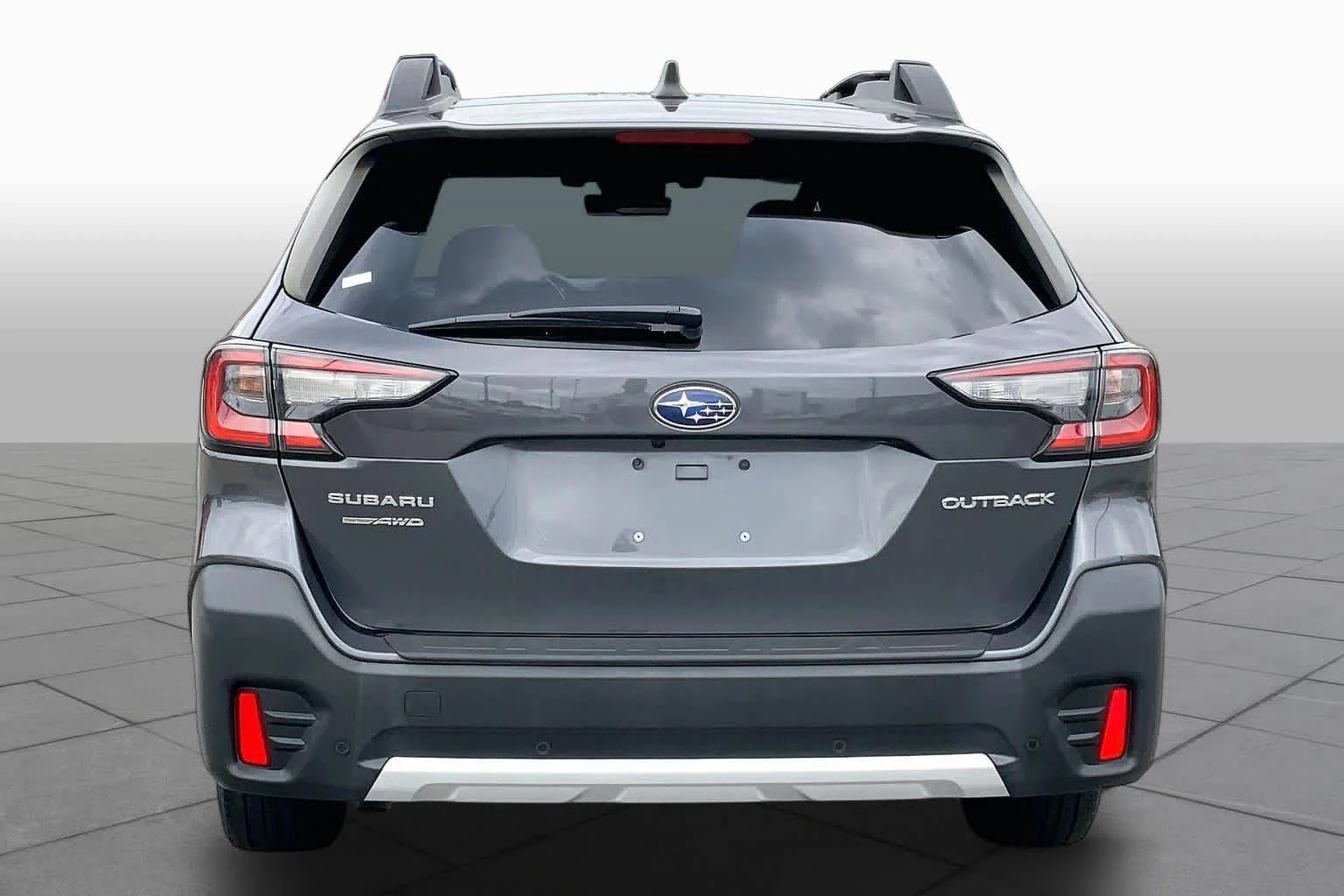 Used 2021 Magnetite Gray Metallic Subaru Limited image 5