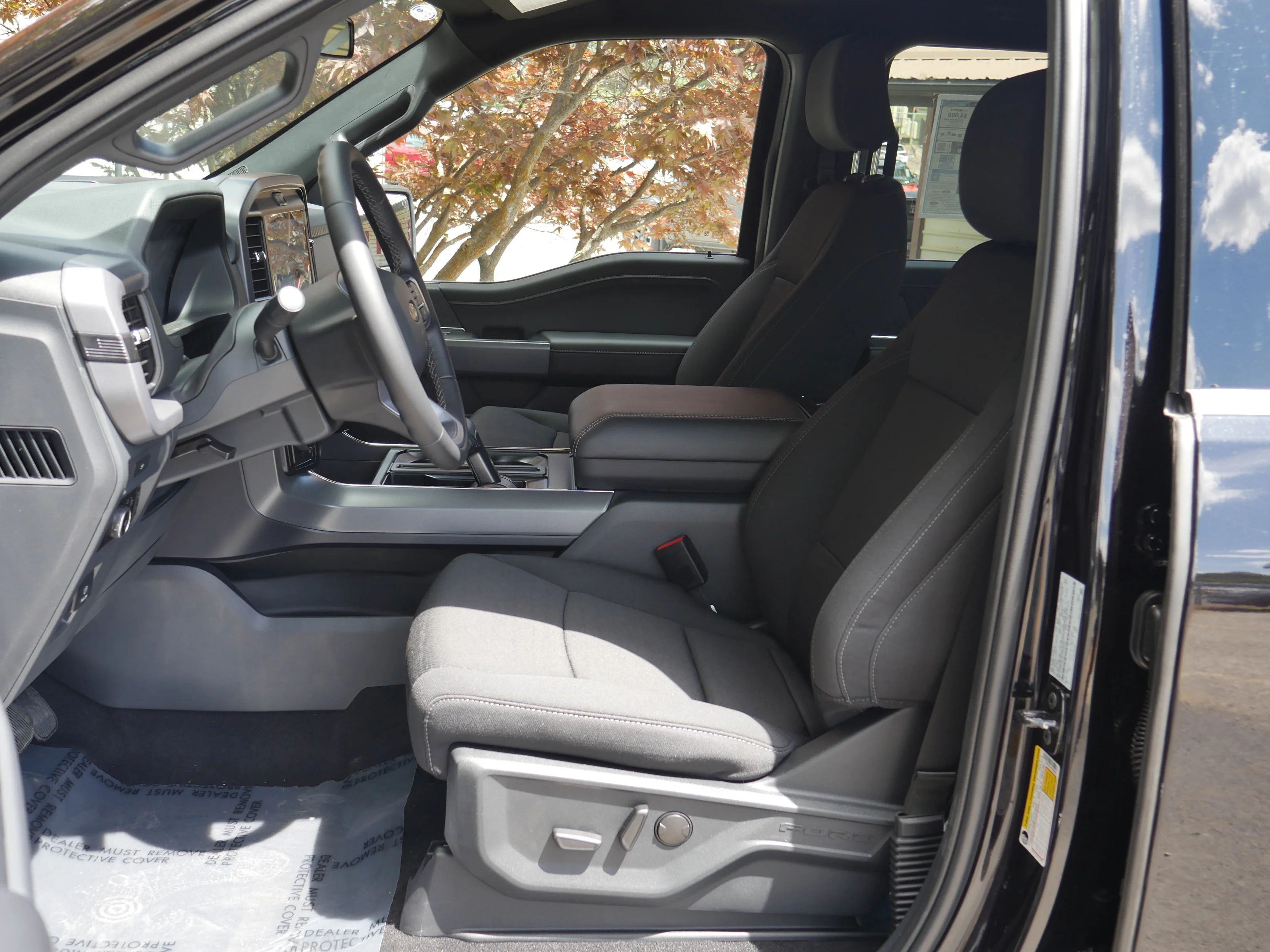 New 2026 Agate Black Metallic Ford XLT image 3