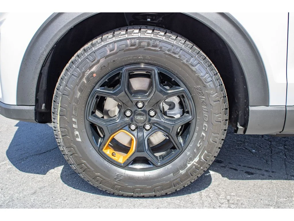 New 2026 SPACE WHITE METALLIC Ford Tremor image 5