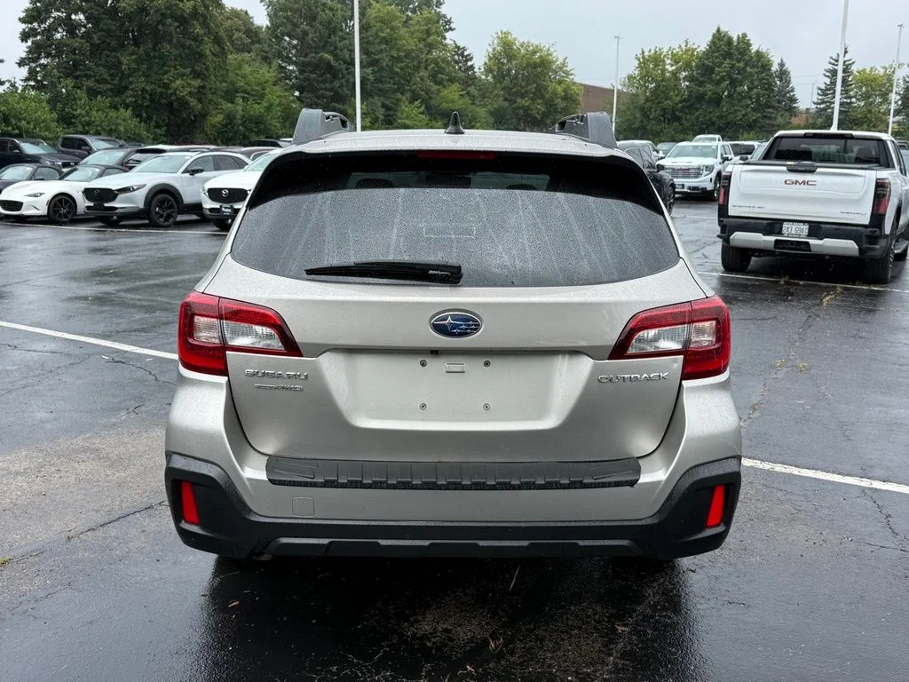 Used 2018 Gray Subaru 2.5i Premium image 5