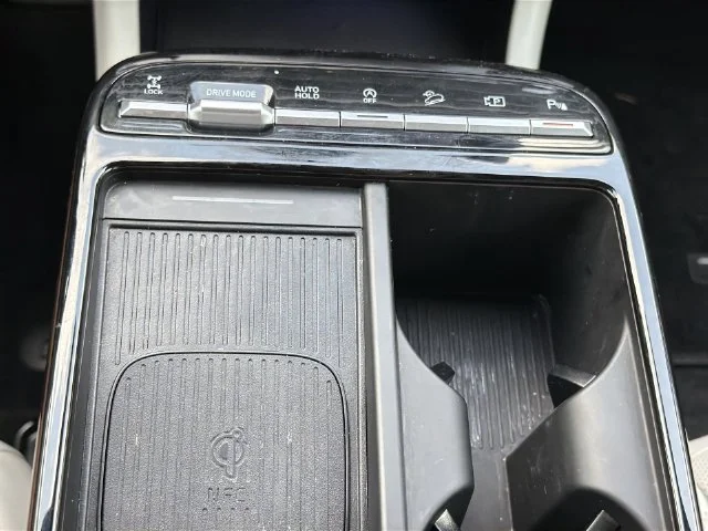 Used 2025 Black Hyundai Limited image 30