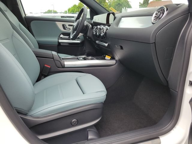New 2026 White Mercedes-Benz GLA 250 image 11
