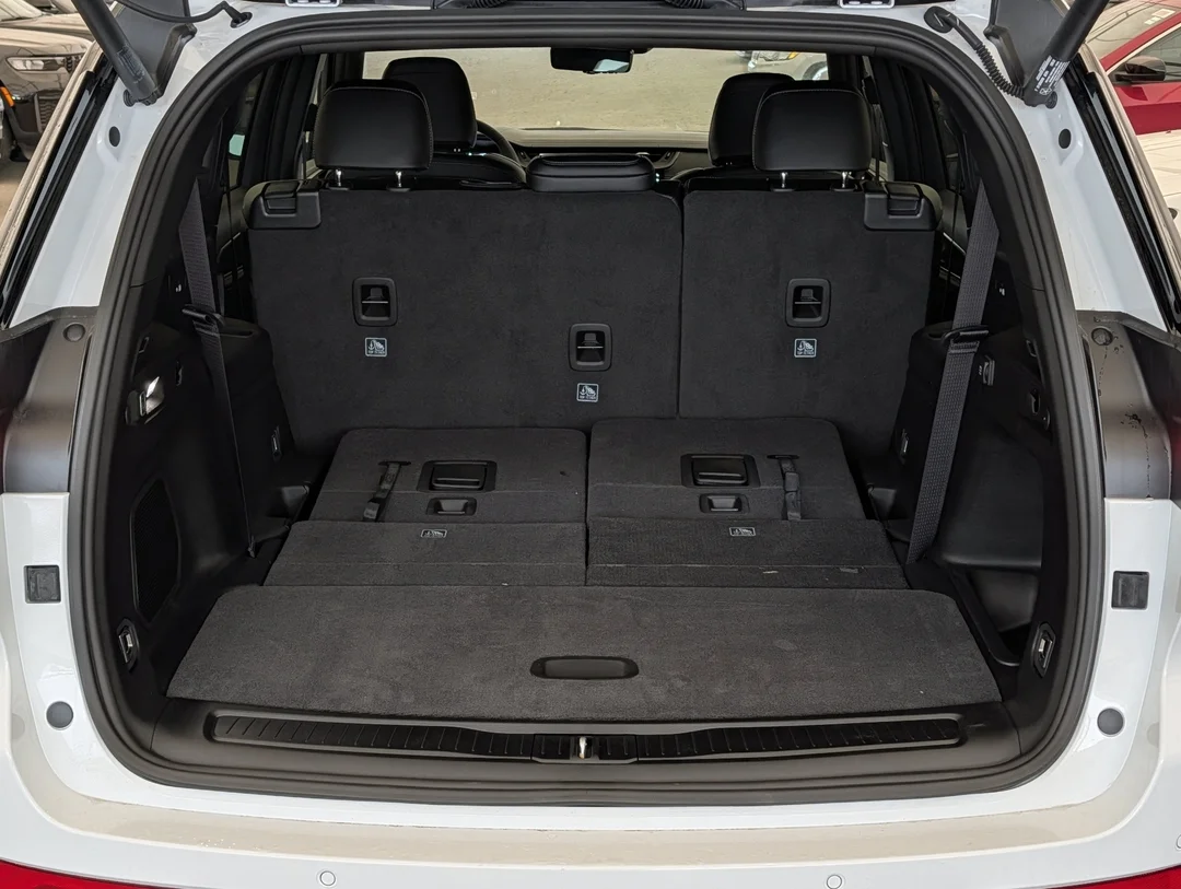 New 2026 White Jeep Limited Reserve - - 4x4 - CommandView Sunroof - Nappa Leather Seats & More! image 31