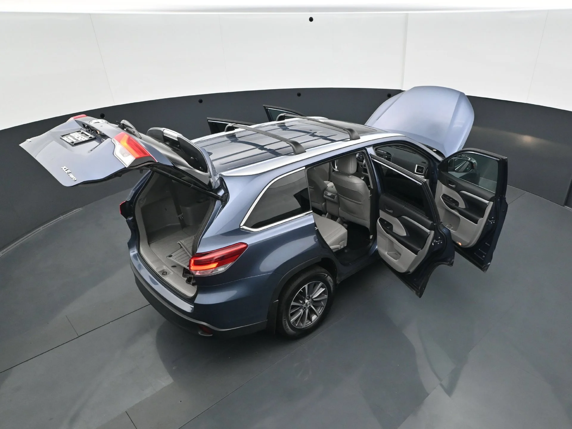 Used 2019  Toyota SE image 42