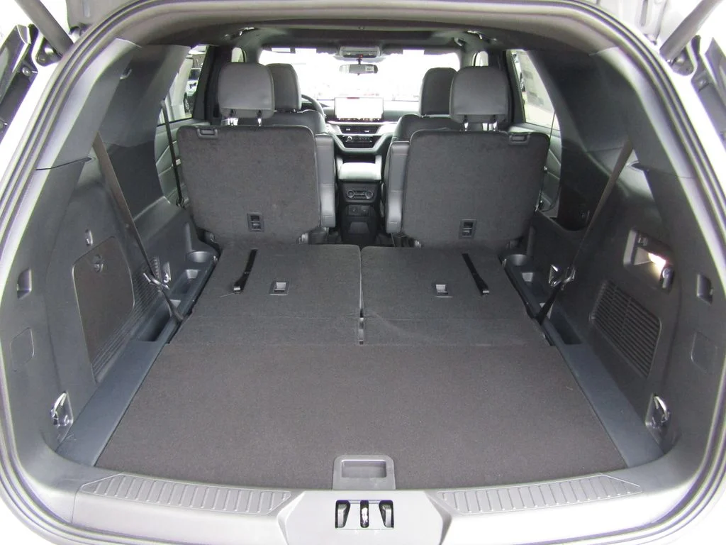 New 2027 Avalanche Gray Ford Active image 36