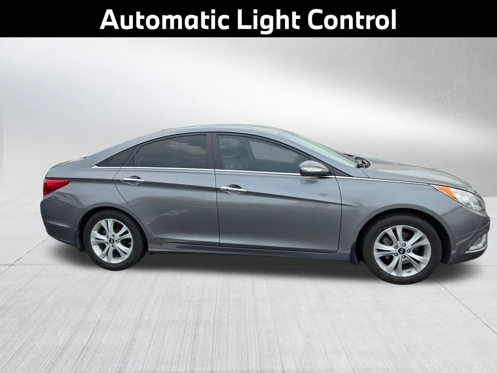 Used 2013 Gray Hyundai Limited image 21