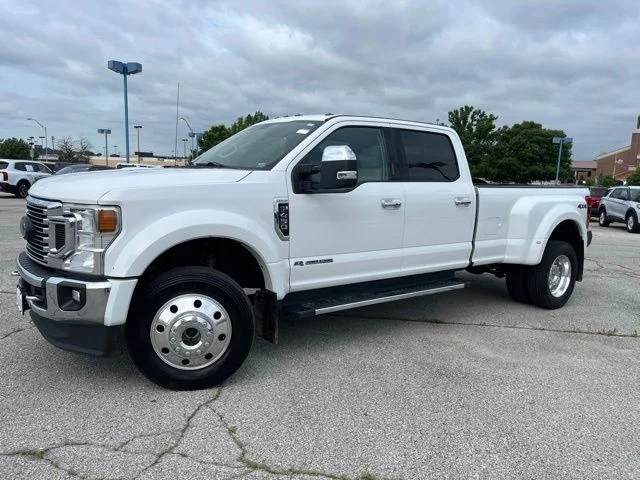 Used 2020 White Ford Lariat image 2