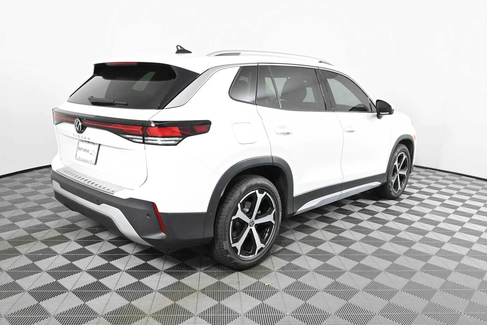 New 2026 Pure White Volkswagen SE image 8