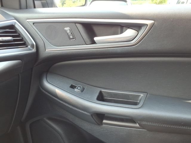 Used 2024 Silver Ford SEL image 27