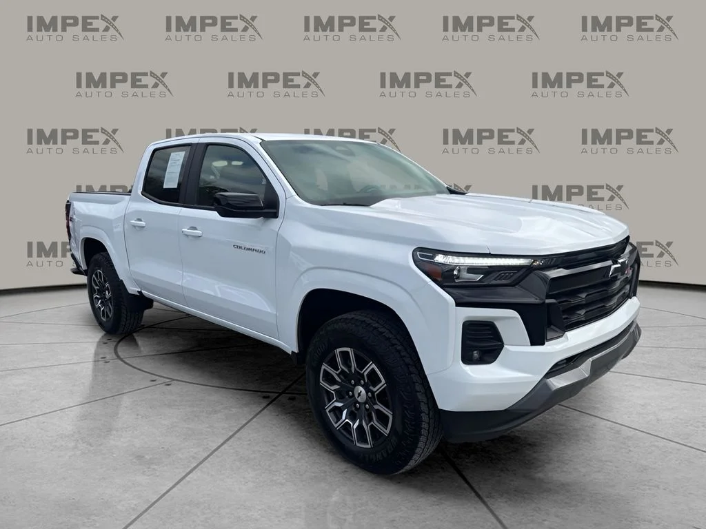 Used 2024 White Chevrolet Z71 image 7