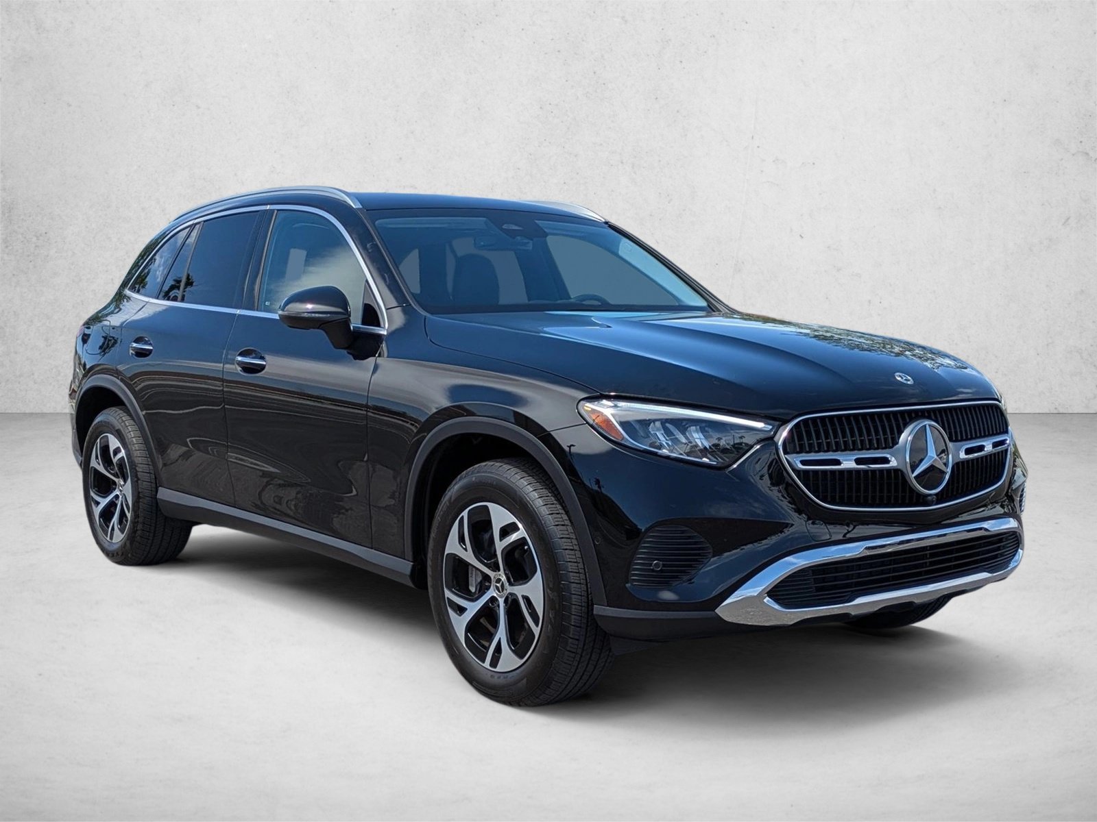 Used 2025 Black Mercedes-Benz GLC 350e image 3