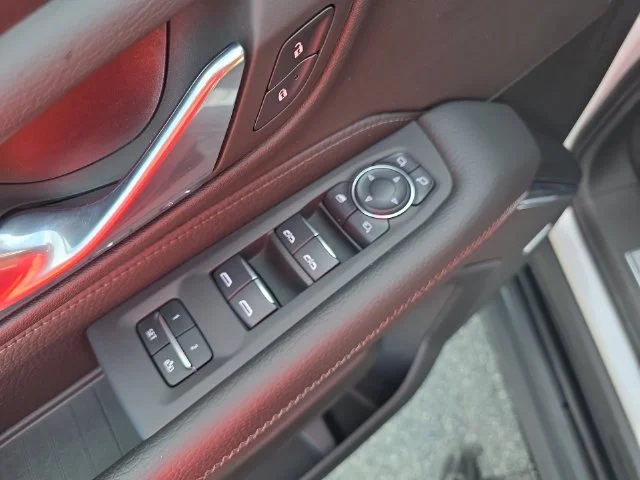Used 2024 White GMC Denali image 30