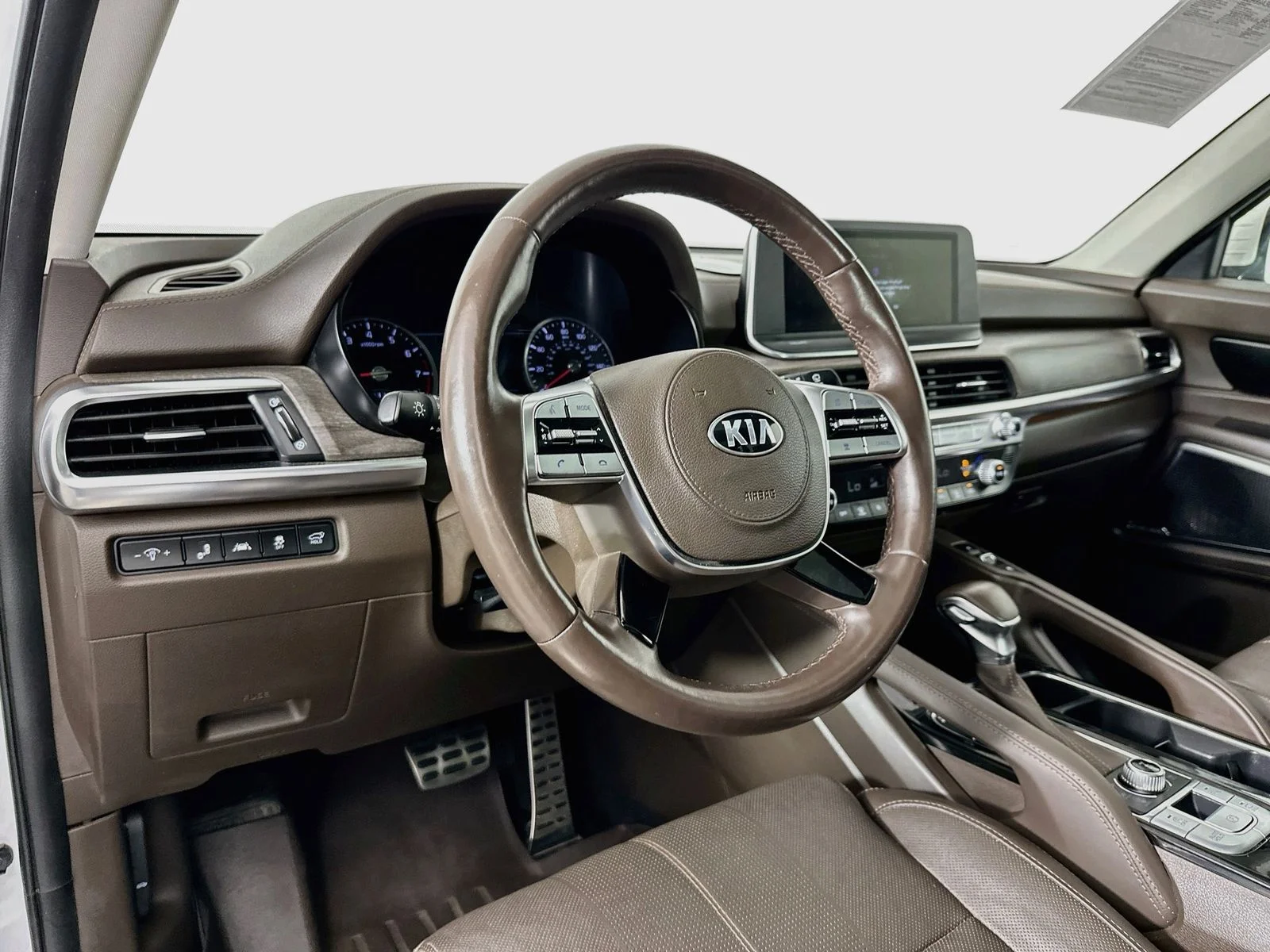 Used 2020 Snow White Pearl Kia SX image 9