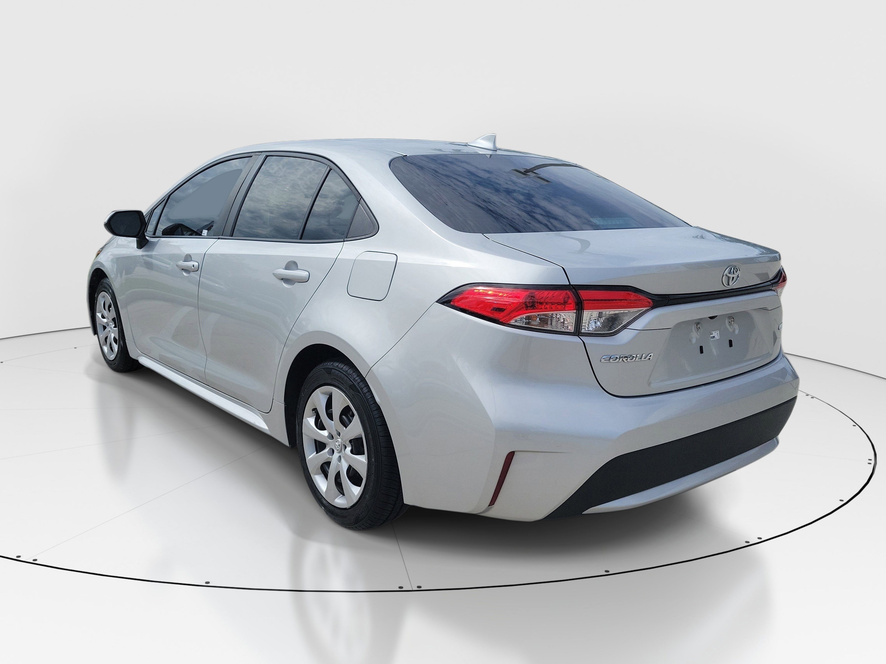 Used 2020 Classic Silver Metallic Toyota LE image 5