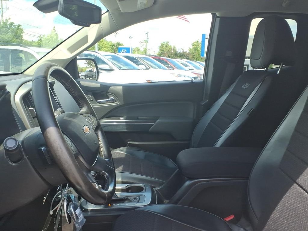 Used 2018 White Chevrolet Z71 image 19