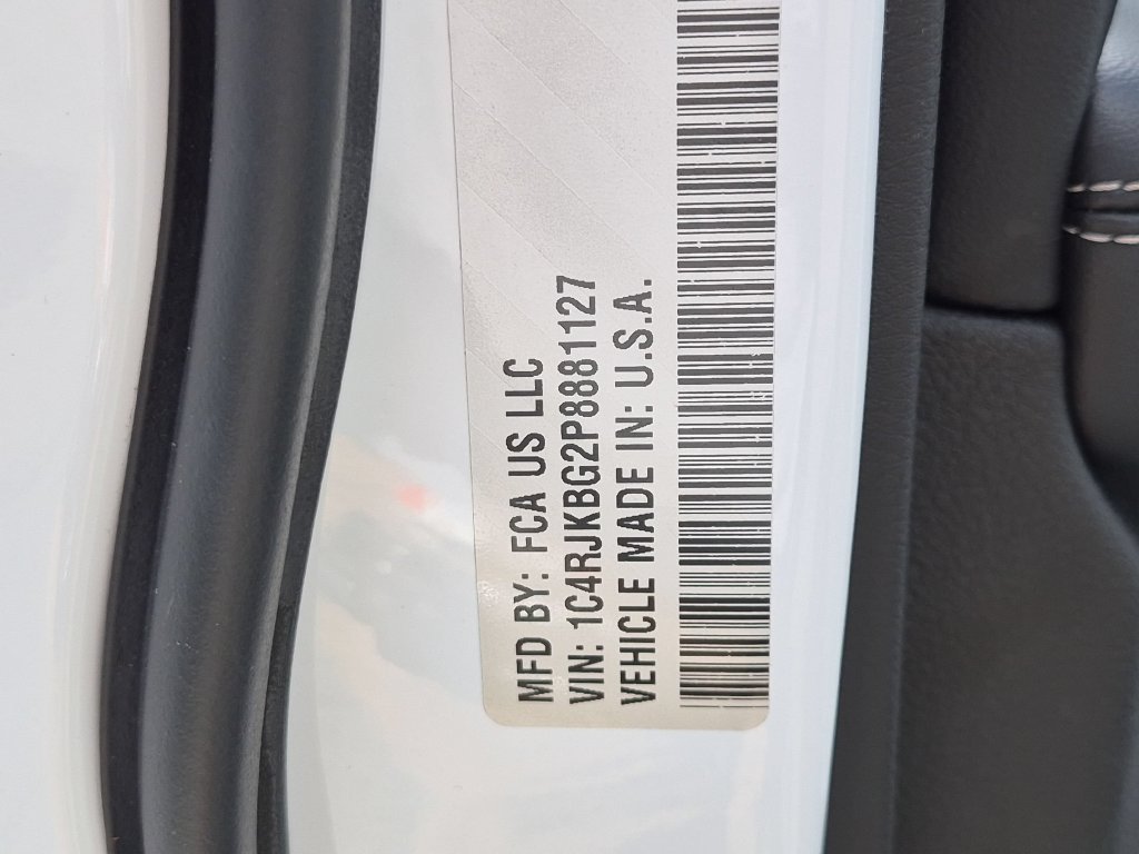 Used 2023 White Jeep Limited image 32