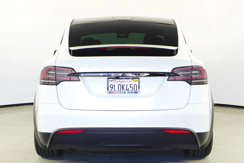 Used 2024  Tesla Base image 8