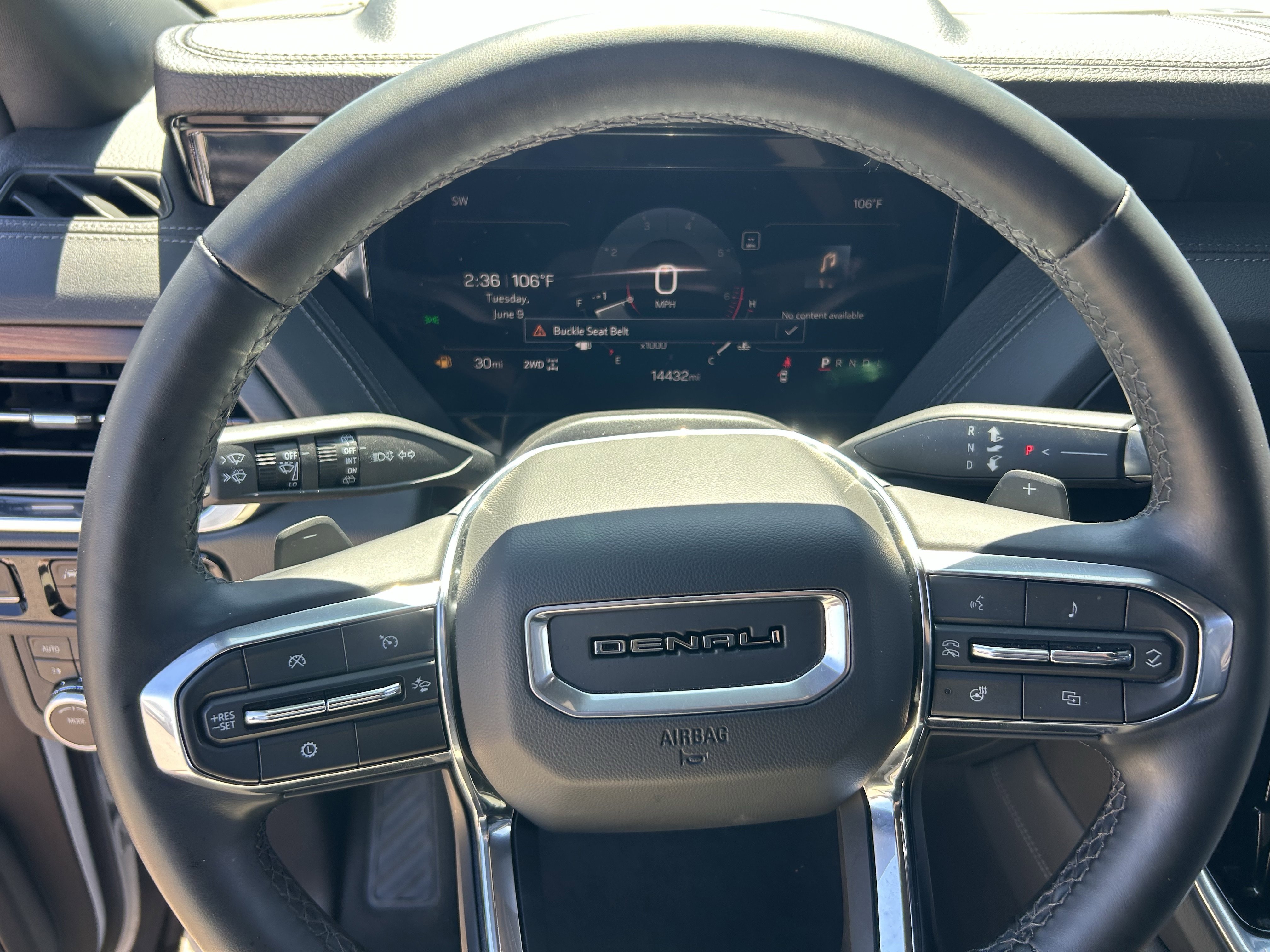 2025 GMC Yukon Denali - Photo 12