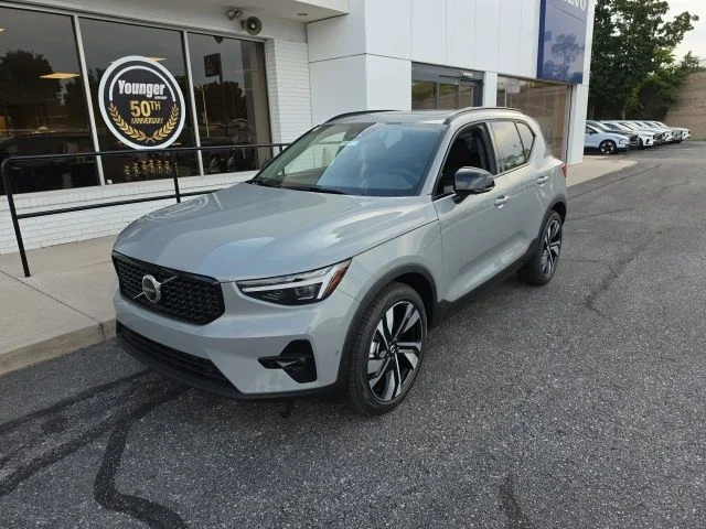 2026 Volvo XC40 B5 Plus