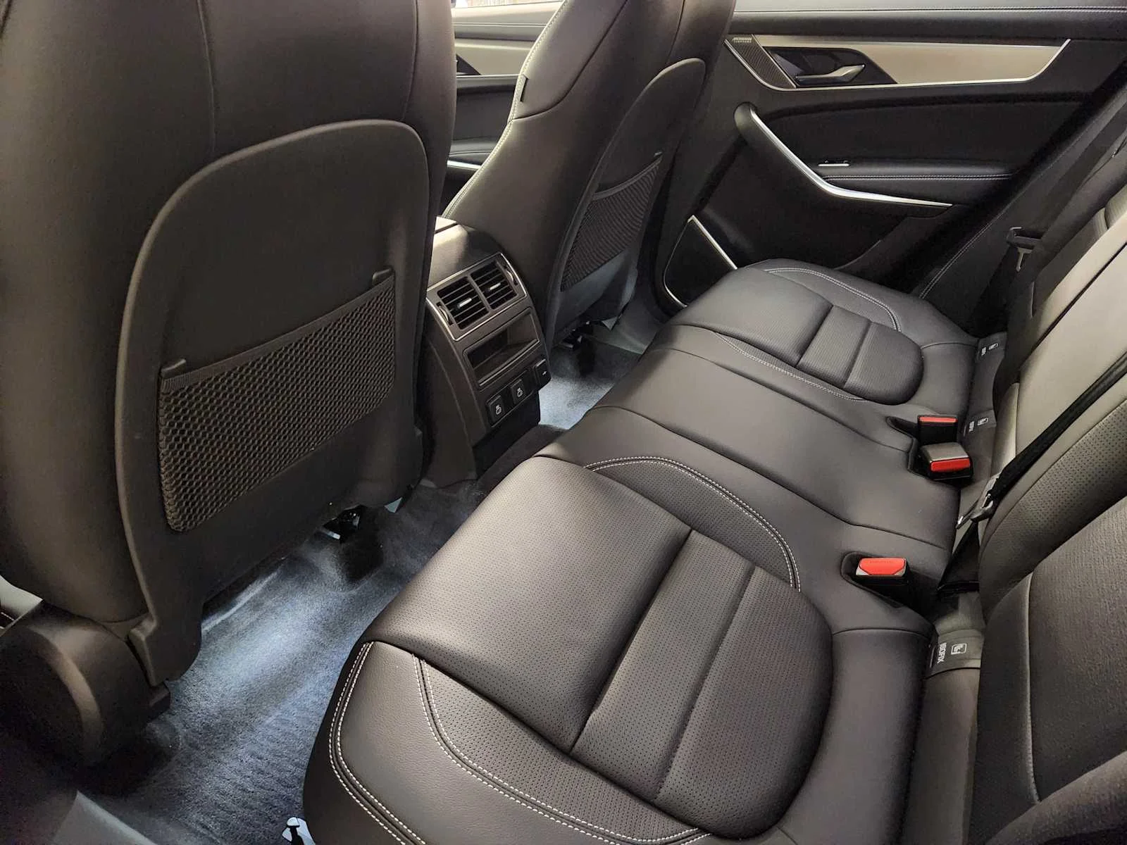 2026 Jaguar F-Pace R-Dynamic S - Photo 53