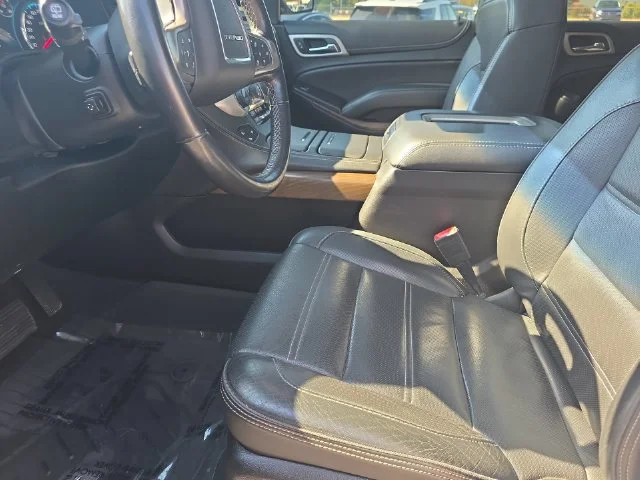 Used 2019 White GMC Denali image 17