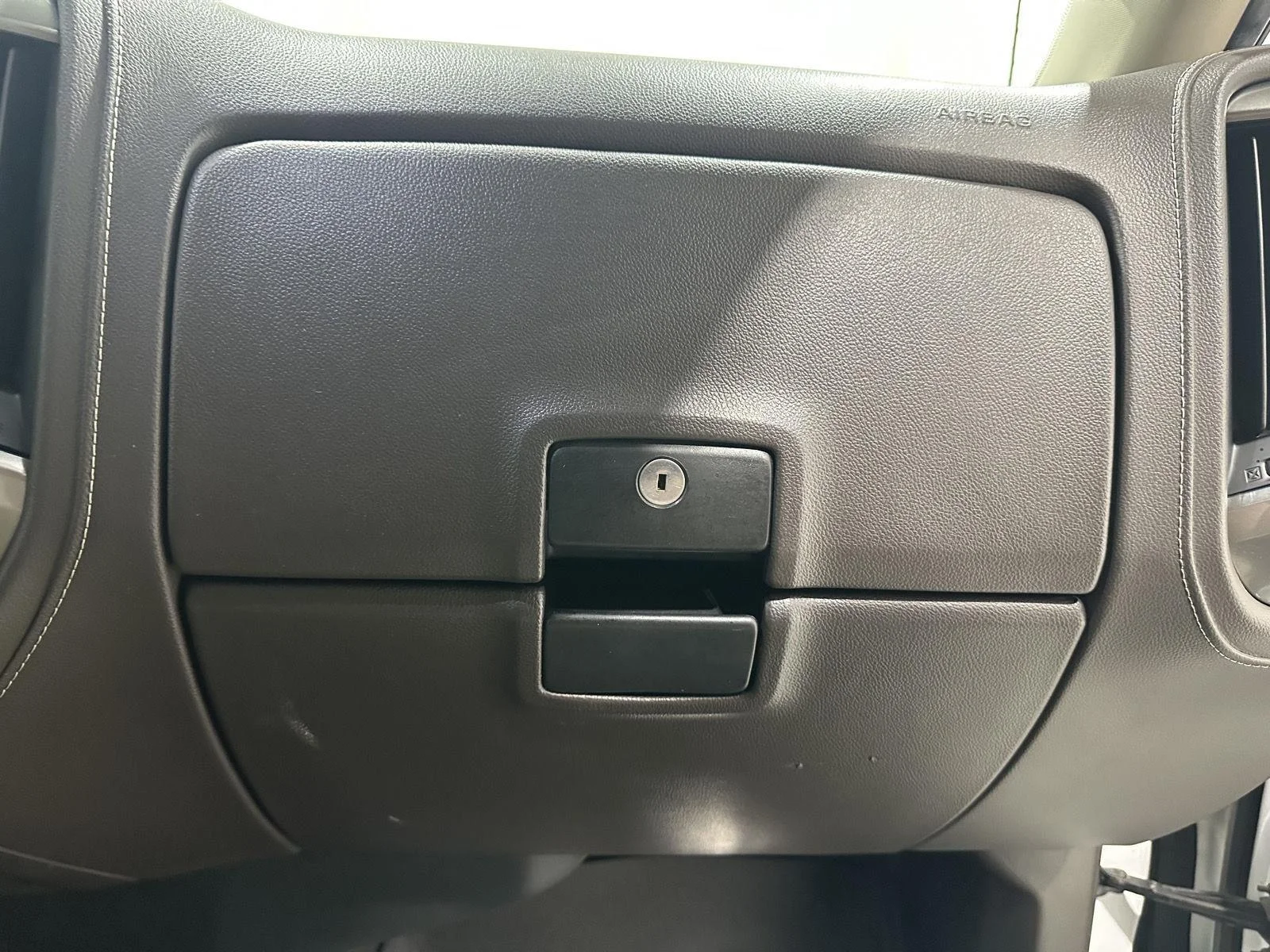 Used 2018 SUMMIT WHITE Chevrolet LTZ image 27