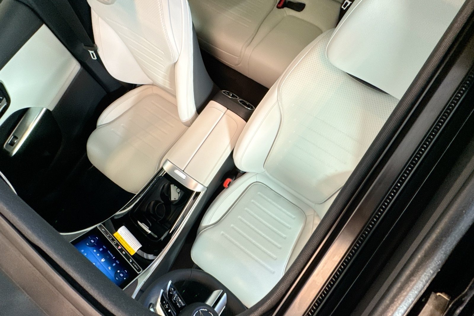 New 2026 Black Mercedes-Benz GLC 300 image 19