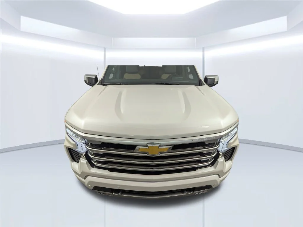 Used 2024 Beige Chevrolet High Country image 5