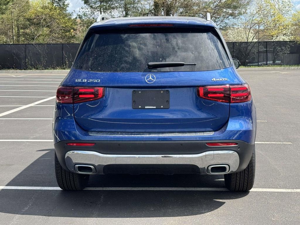 New 2026 Starling Blue Metallic Mercedes-Benz GLB 250 image 9