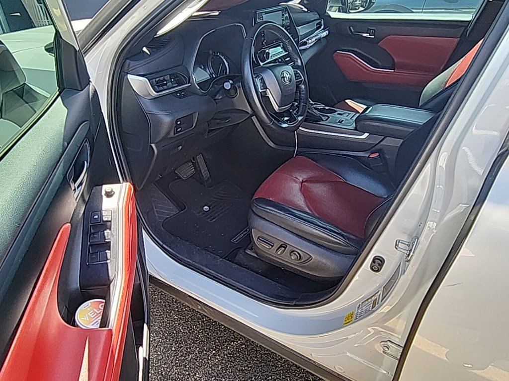 Used 2022 Pearl Toyota XSE image 9