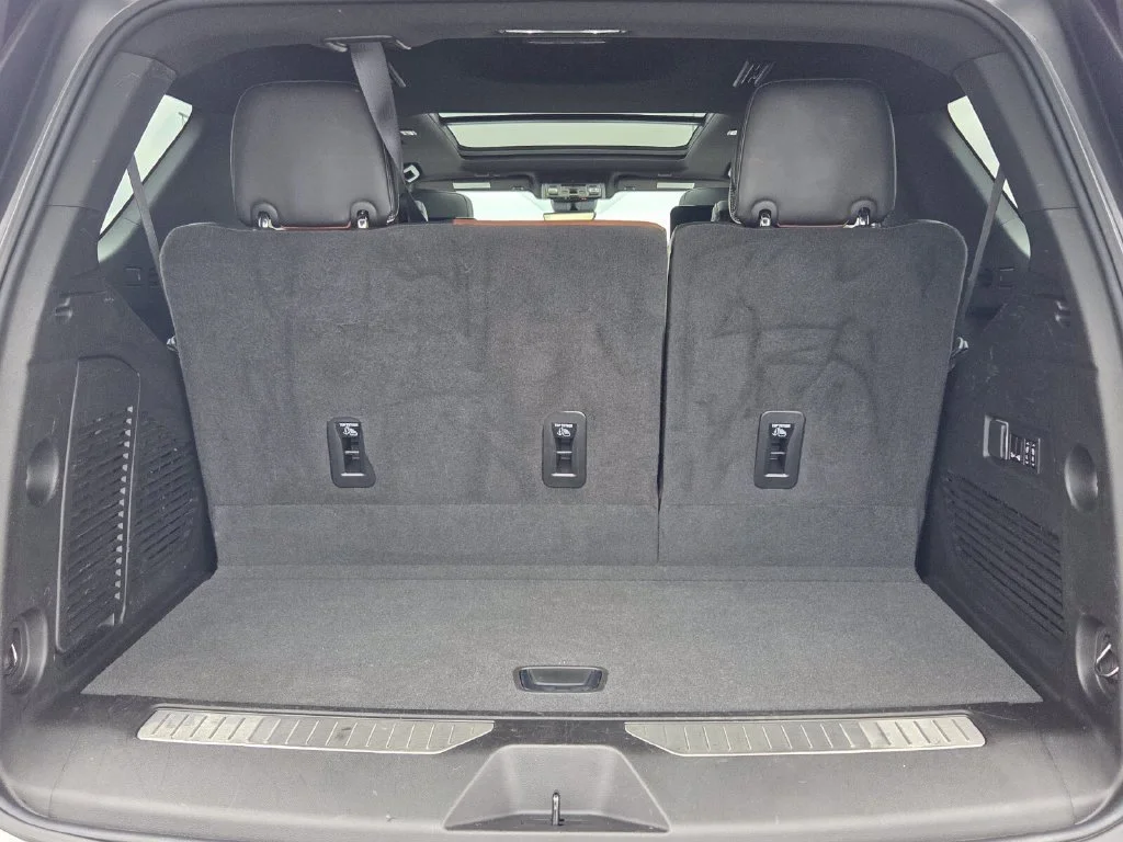 Used 2023 WHITE FROST TRICOAT GMC Denali Ultimate image 15
