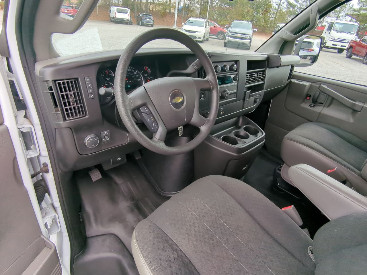 2024 GMC Savana Cargo Work Van - Photo 43